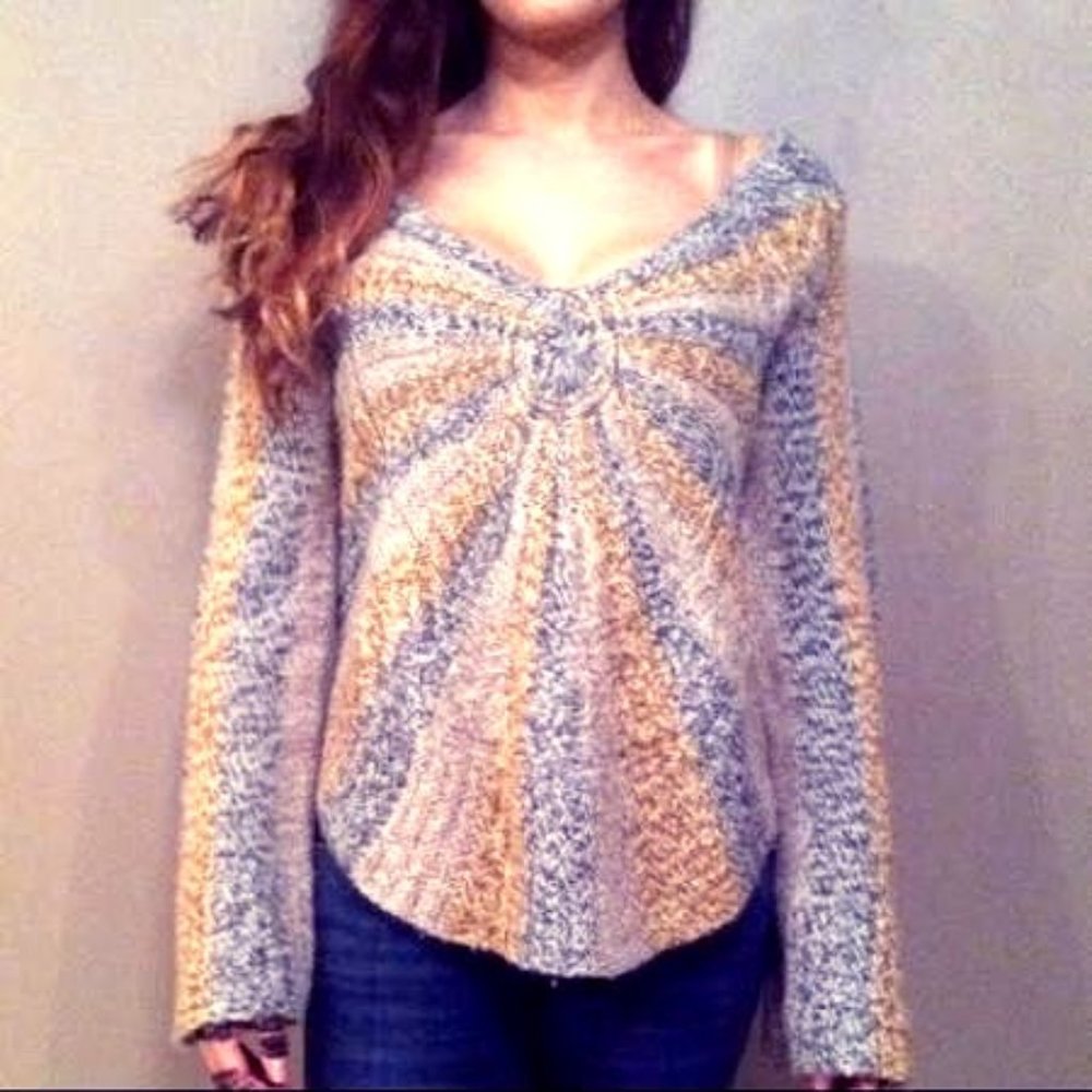 Vintage FREE PEOPLE Size MED V-neck Knit Sweater